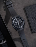 Curved Rubber Strap - Black